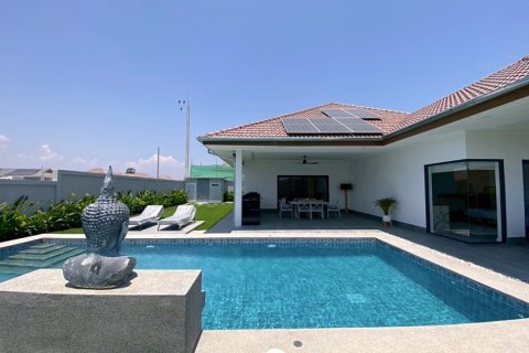 Casa de 3 dormitorios en Hua Hin, Tailandia № 173931 - foto 4