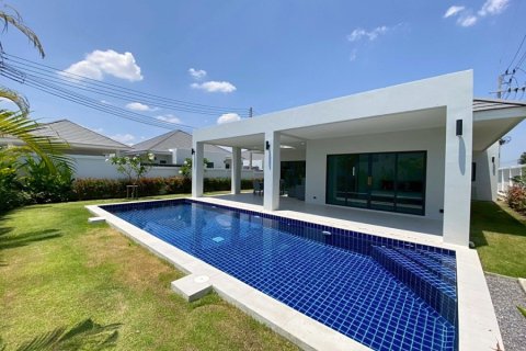 Casa de 3 dormitorios en Hua Hin, Tailandia № 173933 - foto 2