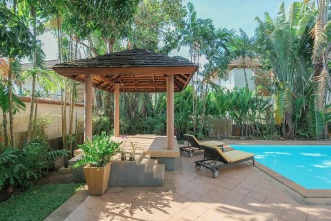 Chalet de 4 dormitorios en Kathu, Tailandia № 161869 - foto 15