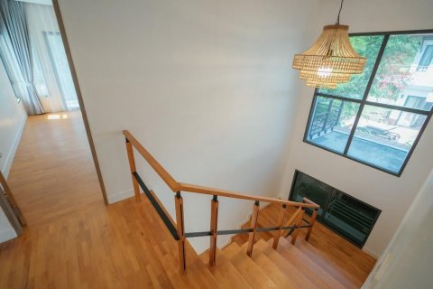 Chalet de 4 dormitorios en Kathu, Tailandia № 161869 - foto 4