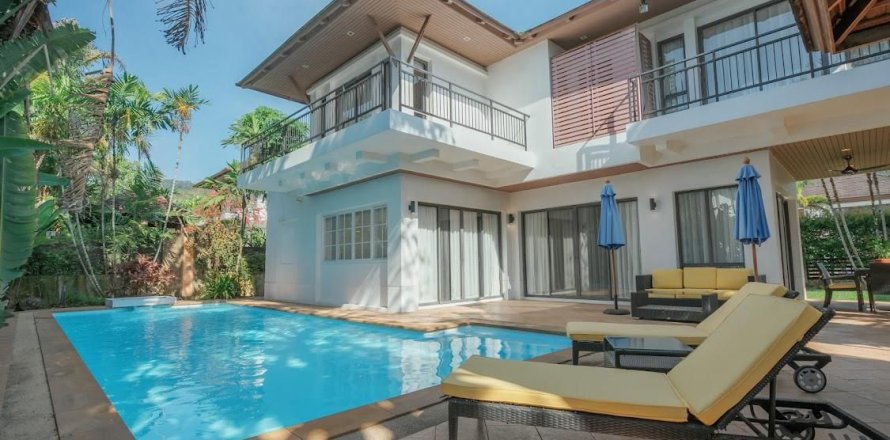 Chalet de 4 dormitorios en Kathu, Tailandia № 161869