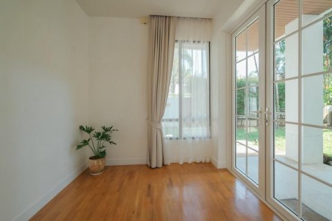 Chalet de 4 dormitorios en Kathu, Tailandia № 161869 - foto 12
