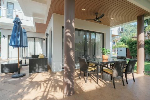 Chalet de 4 dormitorios en Kathu, Tailandia № 161869 - foto 16