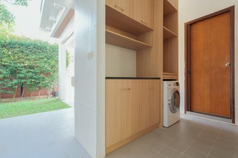 Chalet de 4 dormitorios en Kathu, Tailandia № 161869 - foto 19