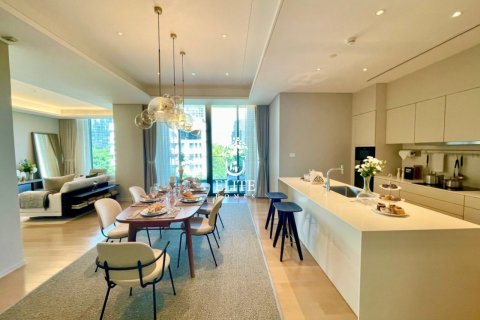 Condominio de 2 dormitorios en Pathum Wan, Bangkok, Tailandia № 133978 - foto 29