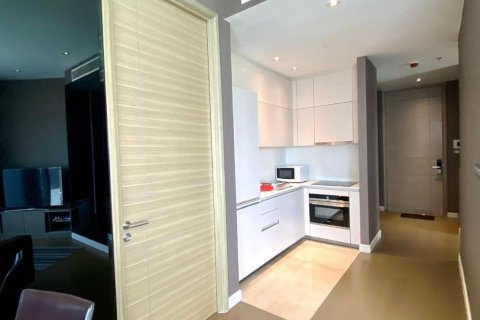 Condominio de 2 dormitorios en Pathum Wan, Bangkok, Tailandia № 133981 - foto 2
