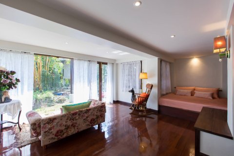 Chalet de 5 dormitorios en Mae Rim, Tailandia № 133977 - foto 5