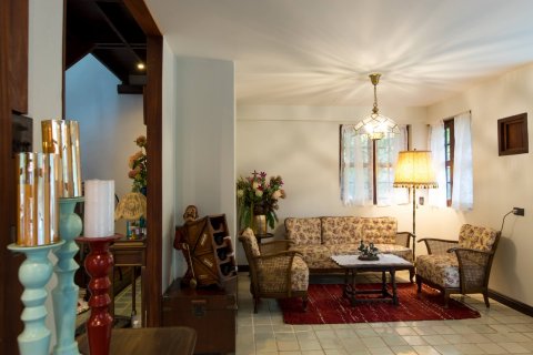 Chalet de 5 dormitorios en Mae Rim, Tailandia № 133977 - foto 6