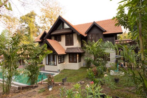 Chalet de 5 dormitorios en Mae Rim, Tailandia № 133977 - foto 2