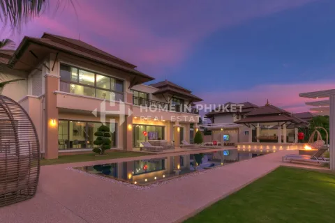 Casa de 4 dormitorios en Phuket, Tailandia № 209615