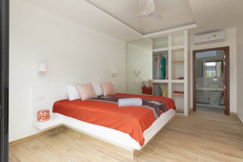 Chalet de 3 dormitorios en Phuket, Tailandia № 119032 - foto 9