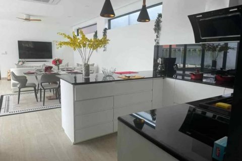 Chalet de 3 dormitorios en Phuket, Tailandia № 119032 - foto 5