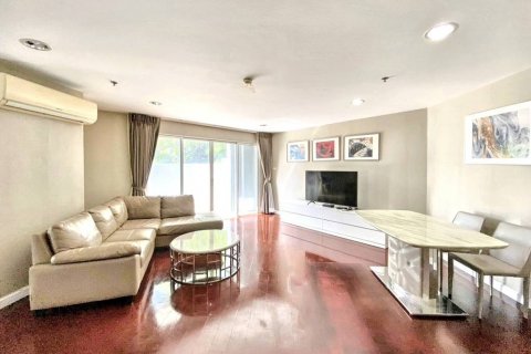 Condo in Bangkok, Thailand, 5 bedrooms № 119033
