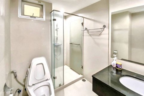 Dúplex de 3 dormitorios en Bangkok, Tailandia № 119034 - foto 10