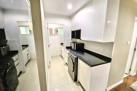 Dúplex de 3 dormitorios en Bangkok, Tailandia № 119034 - foto 8