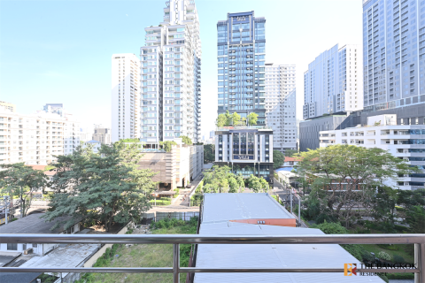 Condo in Bangkok, Thailand, 2 bedrooms  № 184314