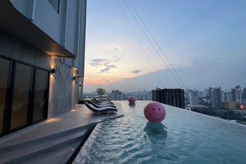 Estudio en el condominio en Khlong Toei, Bangkok, Tailandia № 137231 - foto 27