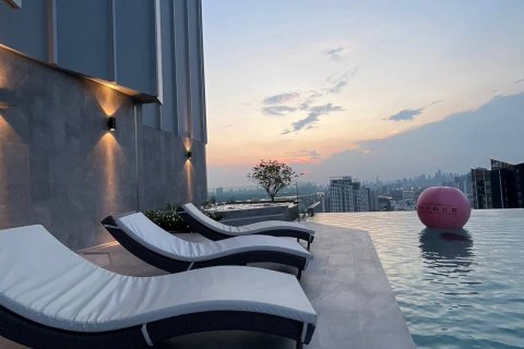 Estudio en el condominio en Khlong Toei, Bangkok, Tailandia № 137231 - foto 26