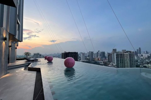 Estudio en el condominio en Khlong Toei, Bangkok, Tailandia № 137231 - foto 28