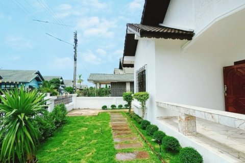 Casa de 2 dormitorios en Pattaya, Tailandia № 157779 - foto 2