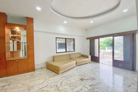 Casa de 2 dormitorios en Pattaya, Tailandia № 157779 - foto 13