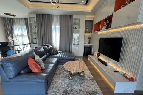 Casa de 4 dormitorios en Lat Krabang, Bangkok, Tailandia № 160381 - foto 6