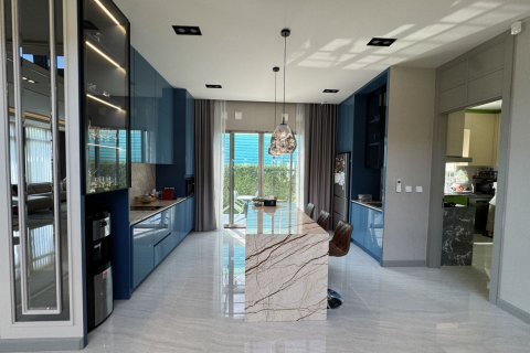 Casa de 4 dormitorios en Lat Krabang, Bangkok, Tailandia № 160381 - foto 12