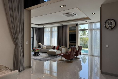 Casa de 4 dormitorios en Lat Krabang, Bangkok, Tailandia № 160381 - foto 5