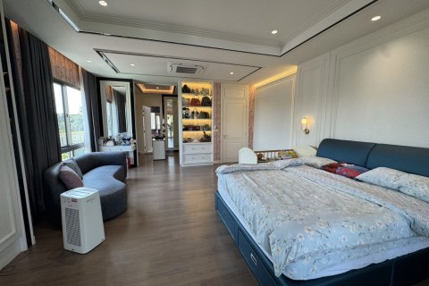 Casa de 4 dormitorios en Lat Krabang, Bangkok, Tailandia № 160381 - foto 21