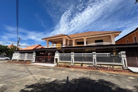 Studio on Jomtien Beach, Pattaya, Thailand № 144488