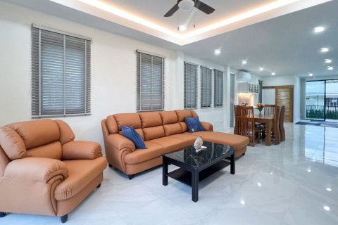Casa de 3 dormitorios en Chiang Mai, Tailandia № 133459 - foto 10