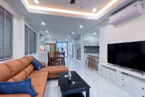 Casa de 3 dormitorios en Chiang Mai, Tailandia № 133459 - foto 11