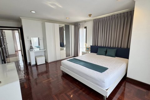 Condominio de 3 dormitorios en Bangkok, Tailandia № 172612 - foto 9