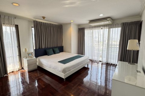 Condominio de 3 dormitorios en Bangkok, Tailandia № 172612 - foto 8
