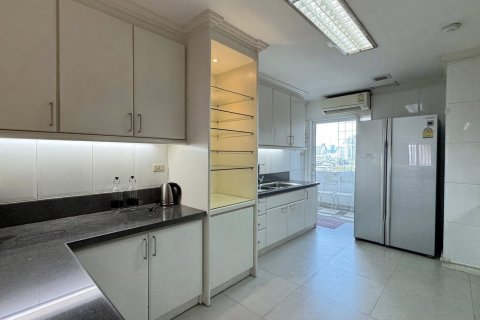 Condominio de 3 dormitorios en Bangkok, Tailandia № 172612 - foto 7