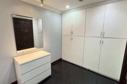 Condominio de 3 dormitorios en Bangkok, Tailandia № 172612 - foto 13