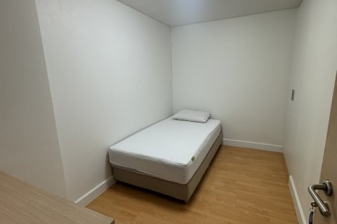 Condominio de 4 dormitorios en Bangkok, Tailandia № 172611 - foto 6