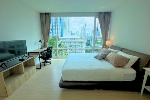 Condo à Khlong Toei, Bangkok, Thaïlande, 2 chambres № 171639 - photo 3