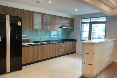 Condominio de 3 dormitorios en Watthana, Bangkok, Tailandia № 200712 - foto 10