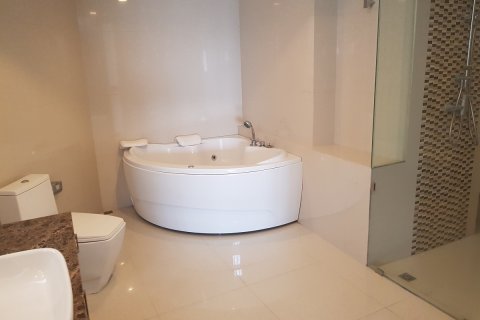 Condominio de 5 dormitorios en Watthana, Bangkok, Tailandia № 200711 - foto 8