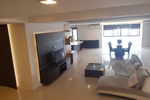 Condominio de 5 dormitorios en Watthana, Bangkok, Tailandia № 200711 - foto 13