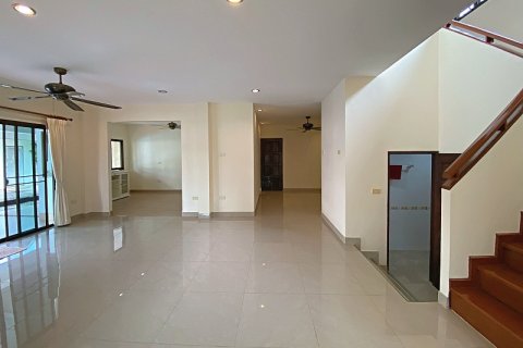 Casa de 4 dormitorios en Hua Hin, Tailandia № 168132 - foto 14
