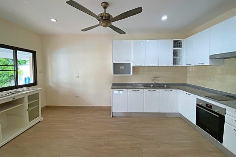 Casa de 4 dormitorios en Hua Hin, Tailandia № 168132 - foto 15