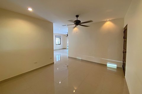 Casa de 4 dormitorios en Hua Hin, Tailandia № 168132 - foto 10