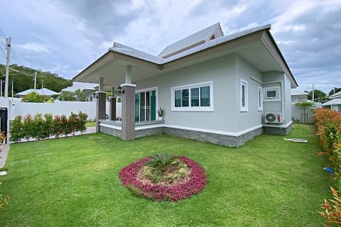 Casa de 3 dormitorios en Hua Hin, Tailandia № 168129 - foto 2