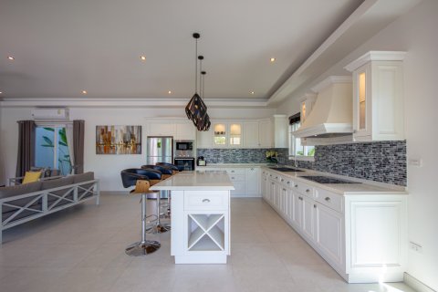 House in Hua Hin, Thailand 3 bedrooms № 168131 - photo 9