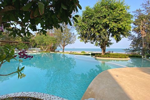 Condominio de 2 dormitorios en Hua Hin, Tailandia № 168376 - foto 2
