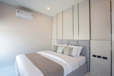 Chalet de 4 dormitorios en Hua Hin, Tailandia № 168375 - foto 18