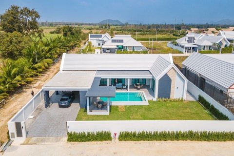 Chalet de 4 dormitorios en Hua Hin, Tailandia № 168375 - foto 3