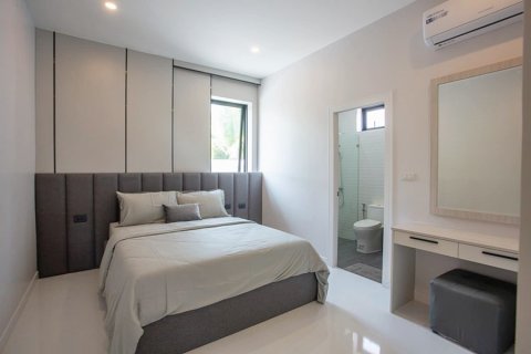 Chalet de 4 dormitorios en Hua Hin, Tailandia № 168375 - foto 20